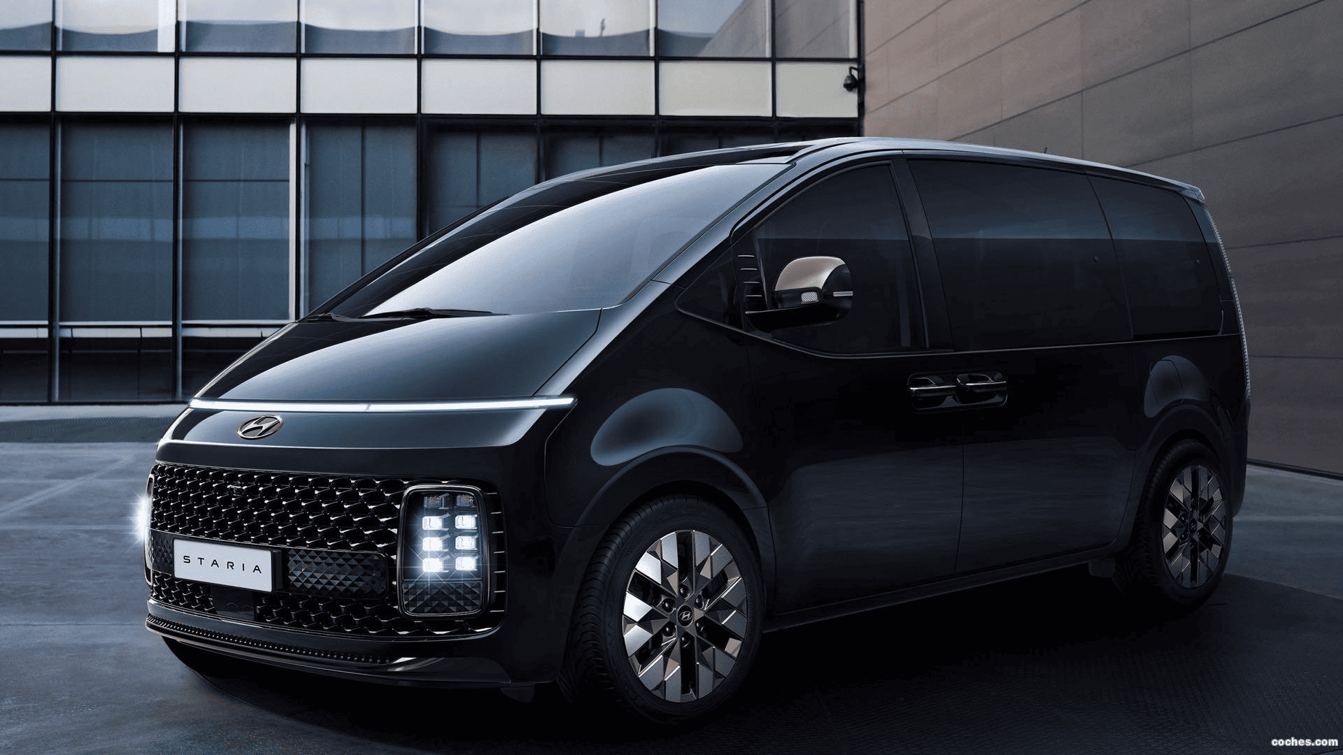 Rent Hyundai Staria in Casablanca- carrentcasablanca